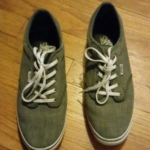 Vans 11 size shoes